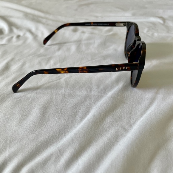 🕶 DIFF pink mirror sunglasses 🕶 - Picture 6 of 7